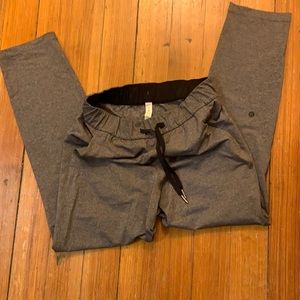 Lululemon on the fly 7/8 pants heathered gray excellent used condition